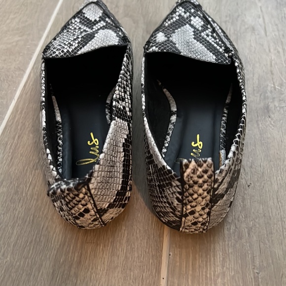 Lulus snake print flats - Picture 6 of 6
